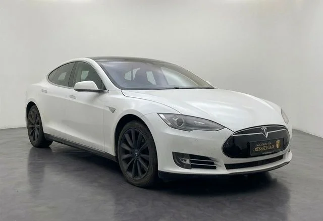 Tesla Model S – 6