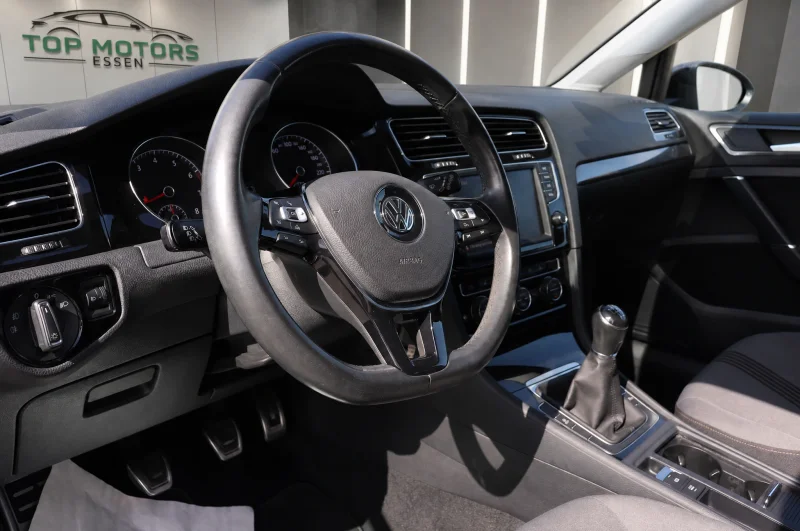 Volkswagen Golf – 16