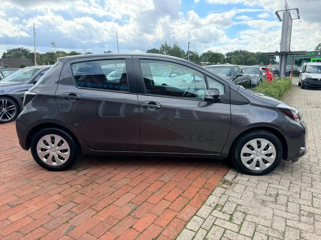 TOYOTA Yaris – 8