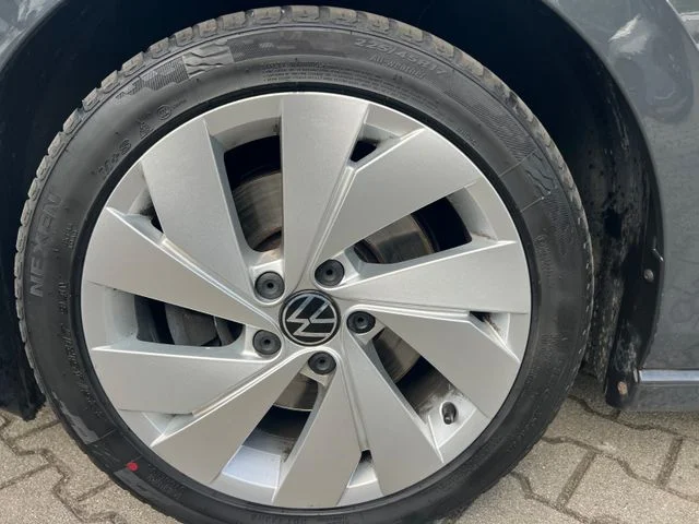 Volkswagen Golf – 18