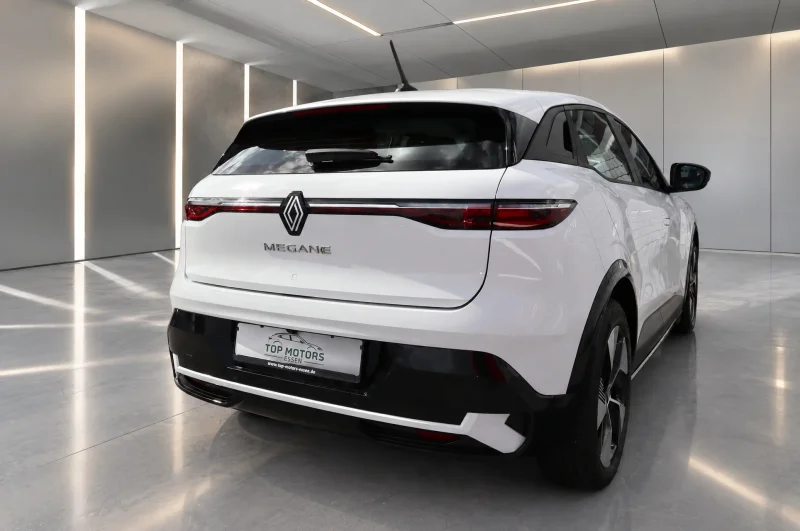 Renault Megane E-TECH – 8