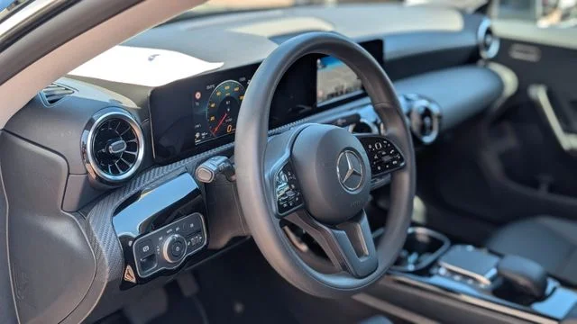 MERCEDES-BENZ CLA 180 Shooting Brake – 11