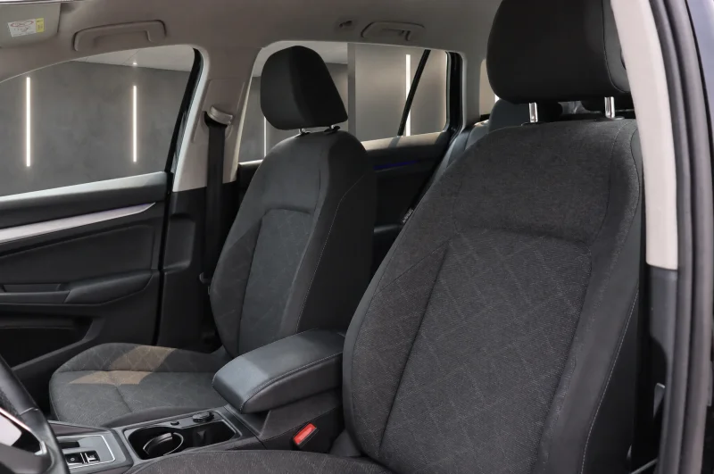 Volkswagen Golf – 13