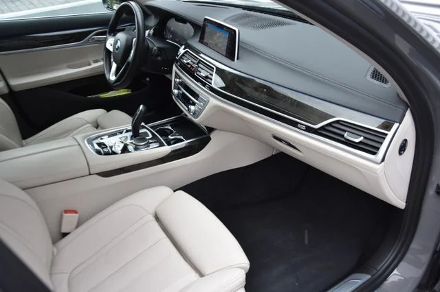 BMW 745 – 16