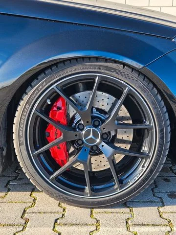 Mercedes-Benz C 63 AMG – 7