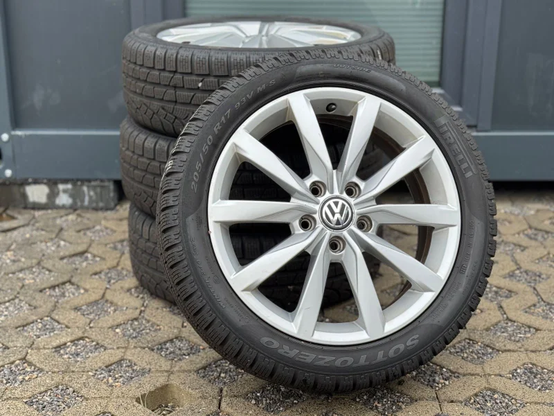 Volkswagen Golf – 12