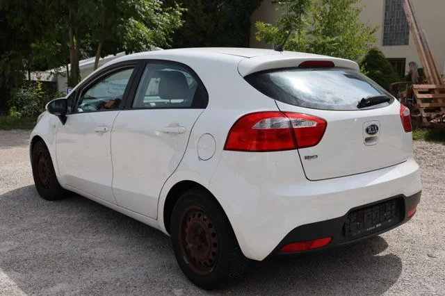 KIA Rio – 3