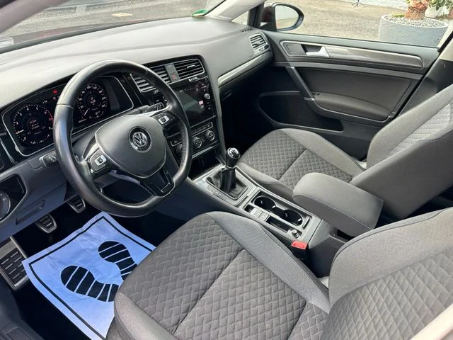 VW Golf – 10
