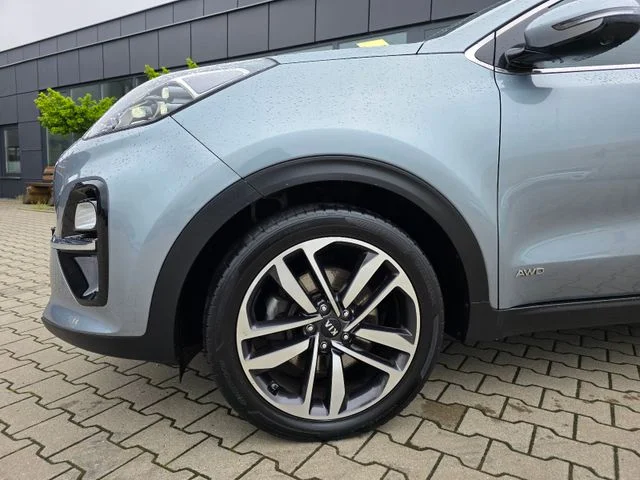 Kia Sportage – 12