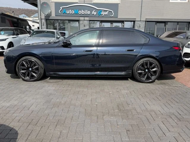 BMW M760 – 2