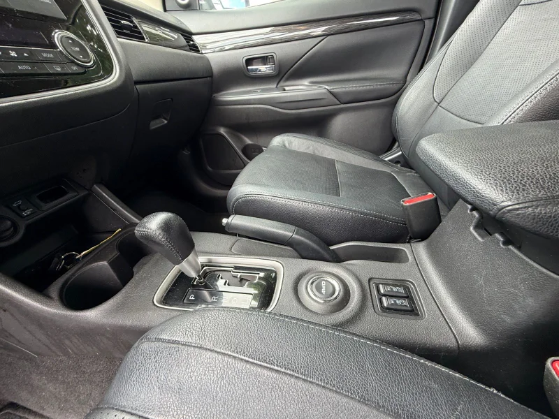 Mitsubishi Outlander – 21