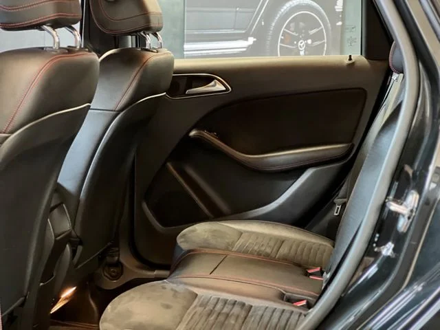 Mercedes-Benz B 180 – 30