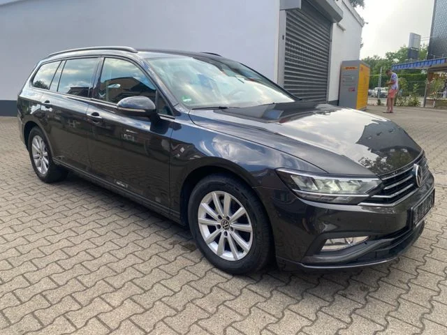VW Passat Variant