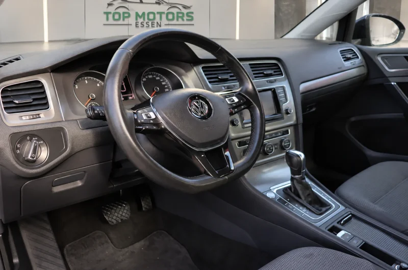 Volkswagen Golf – 10