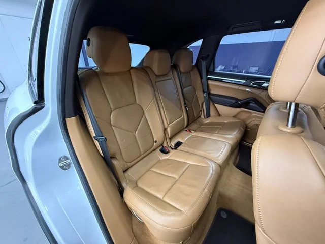 Porsche Cayenne – 40