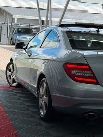 Mercedes-Benz C 220 – 12