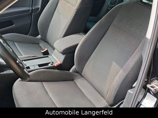 Volkswagen Golf – 32