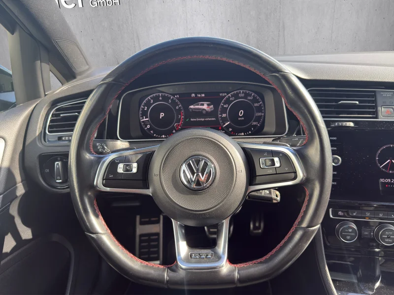 Volkswagen Golf – 12