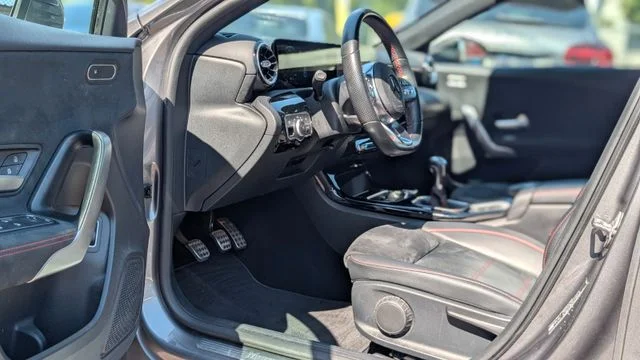 MERCEDES-BENZ A 200 – 10
