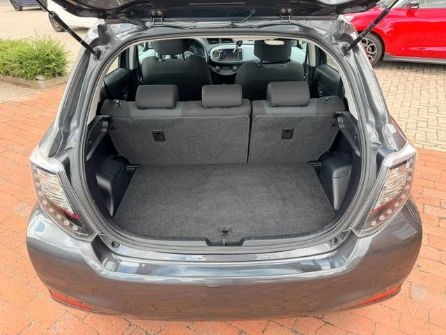 TOYOTA Yaris – 5
