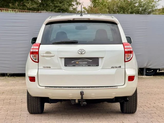 Toyota RAV 4 – 9