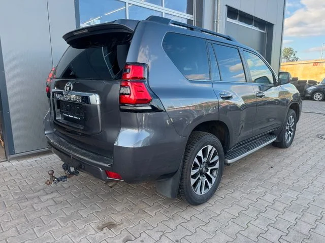 TOYOTA Land Cruiser – 6