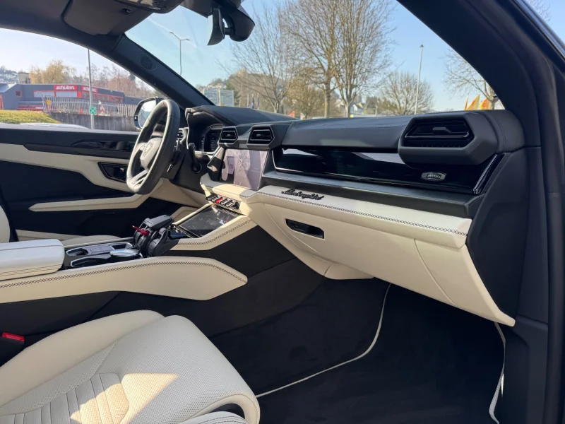 Lamborghini Urus – 11