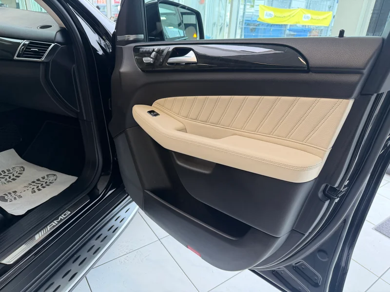 Mercedes-Benz GLE 43 AMG – 23