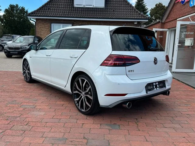 Volkswagen Golf – 3