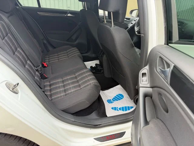 VW Golf – 12
