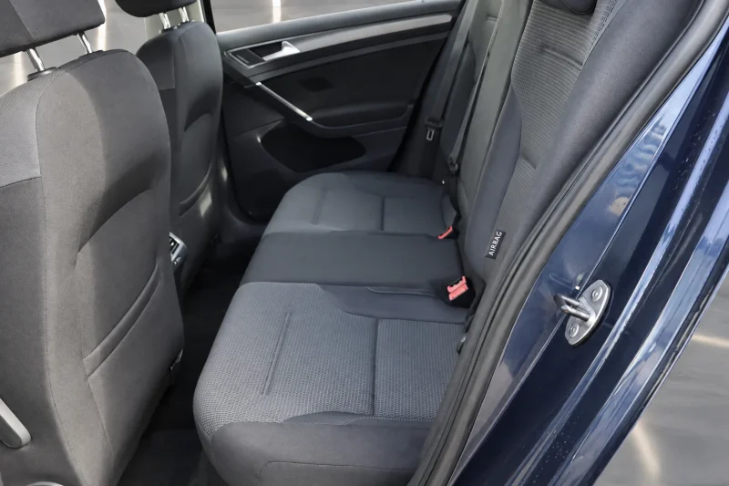 Volkswagen Golf – 13