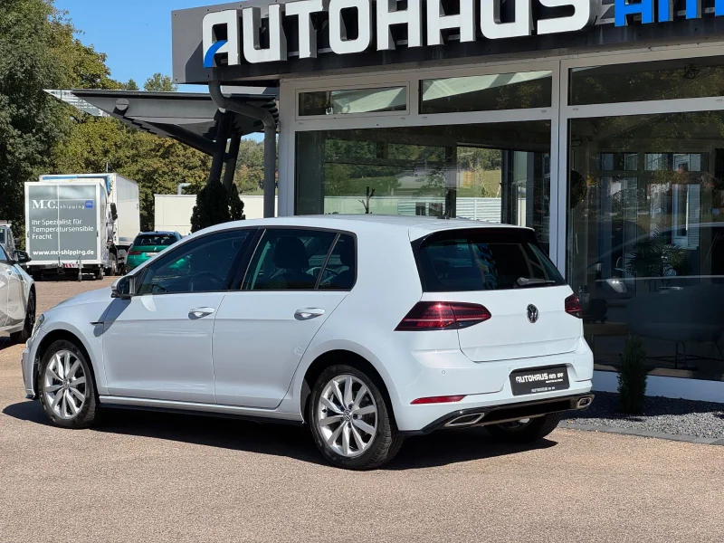 Volkswagen Golf – 12