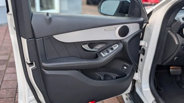 MERCEDES-BENZ GLC 300 – 15
