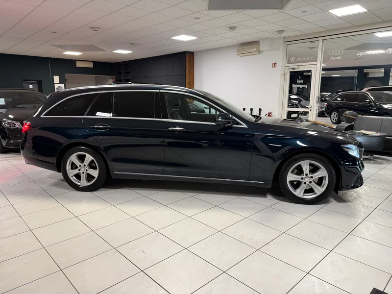 Mercedes-Benz E 220 – 4