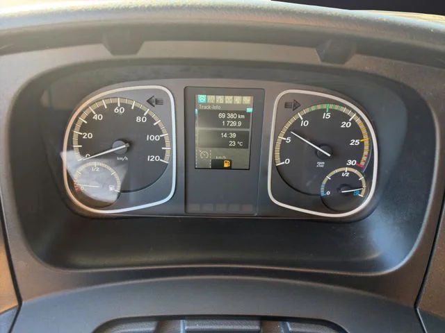 Mercedes-Benz Atego Abschleppwagen Klima Tempomat nur 69 Tkm – 10