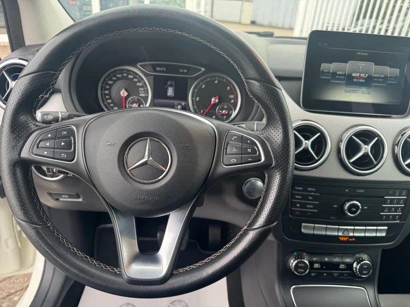 Mercedes-Benz B 220 – 18