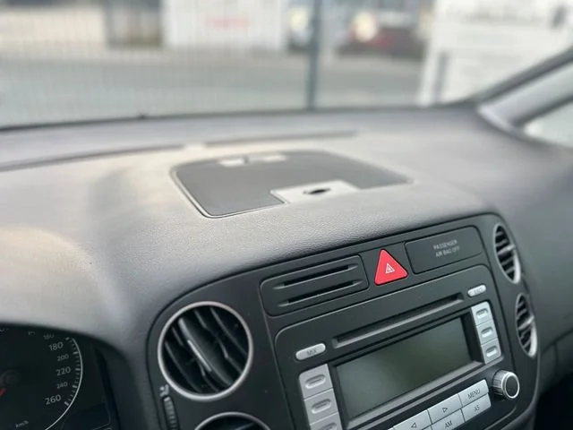 Volkswagen Golf – 11