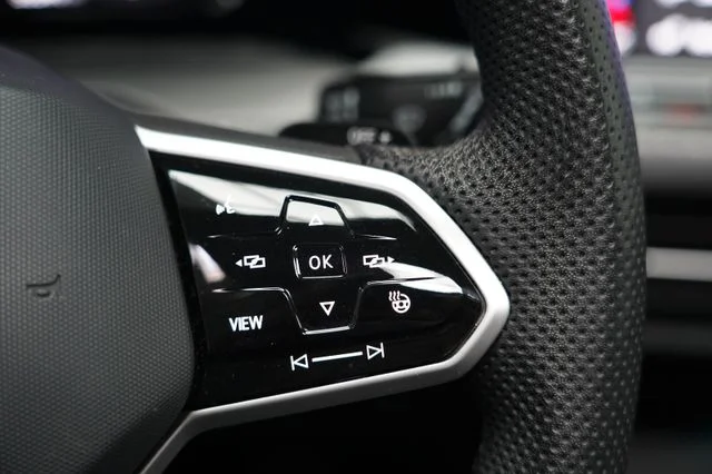 VW Golf – 30