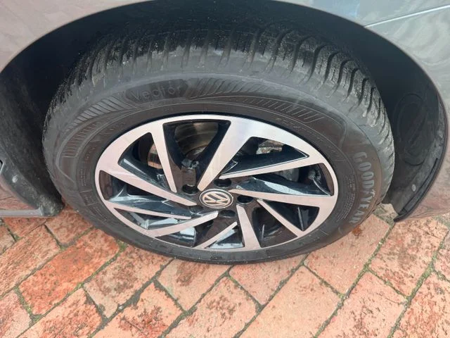 Volkswagen Golf – 10