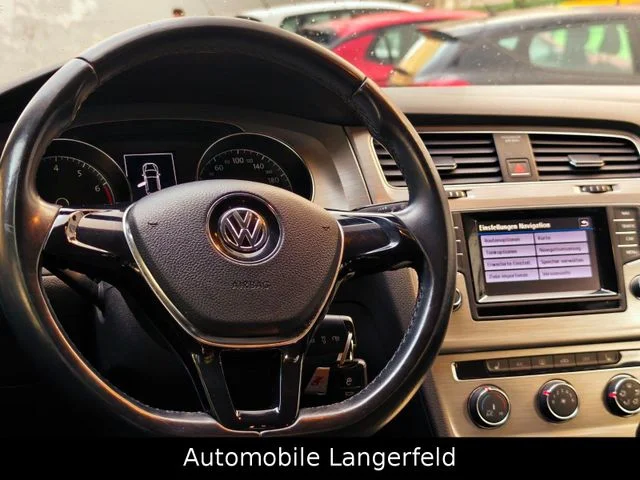 Volkswagen Golf – 17
