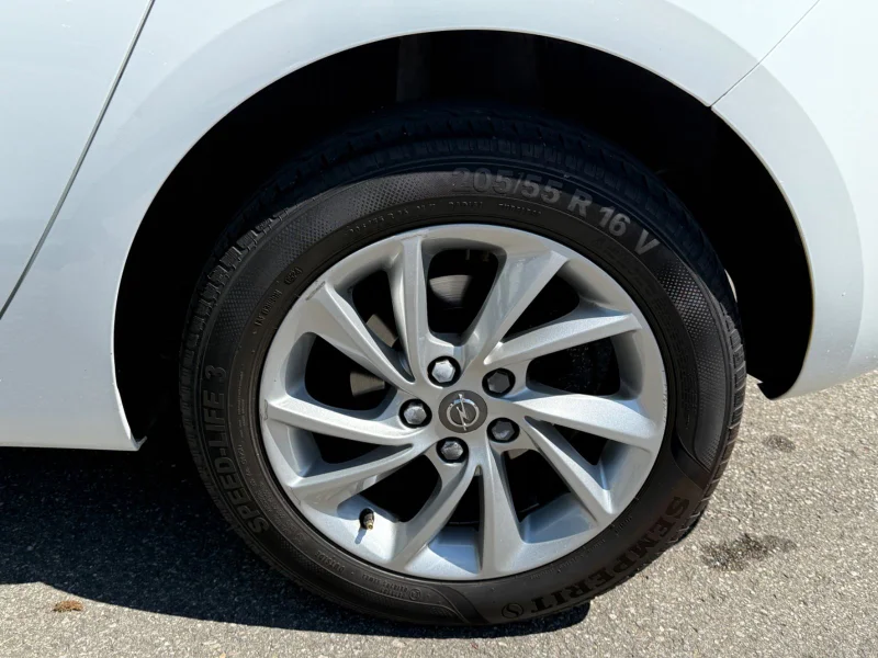 Opel Astra – 8