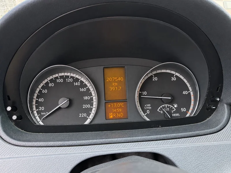 Mercedes-Benz Vito – 9