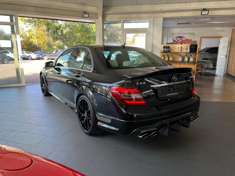 Mercedes-Benz C 63 AMG – 5