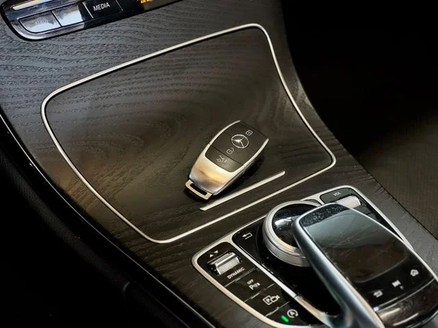 Mercedes-Benz C 200 – 25