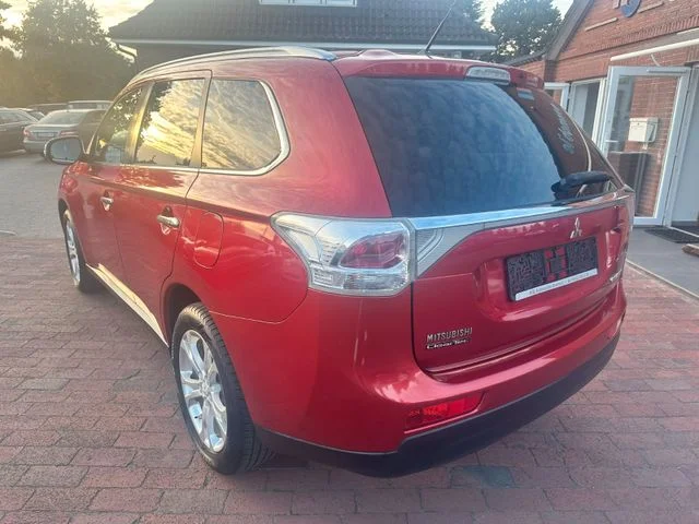 MITSUBISHI Outlander – 3