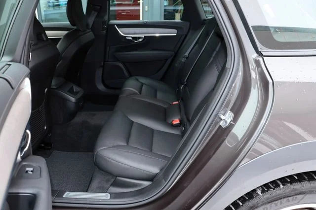 Volvo V90 Cross Country – 18