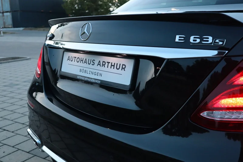 Mercedes-Benz E 63 AMG – 8