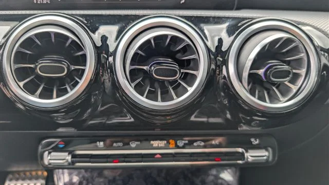 MERCEDES-BENZ CLA 220 – 17