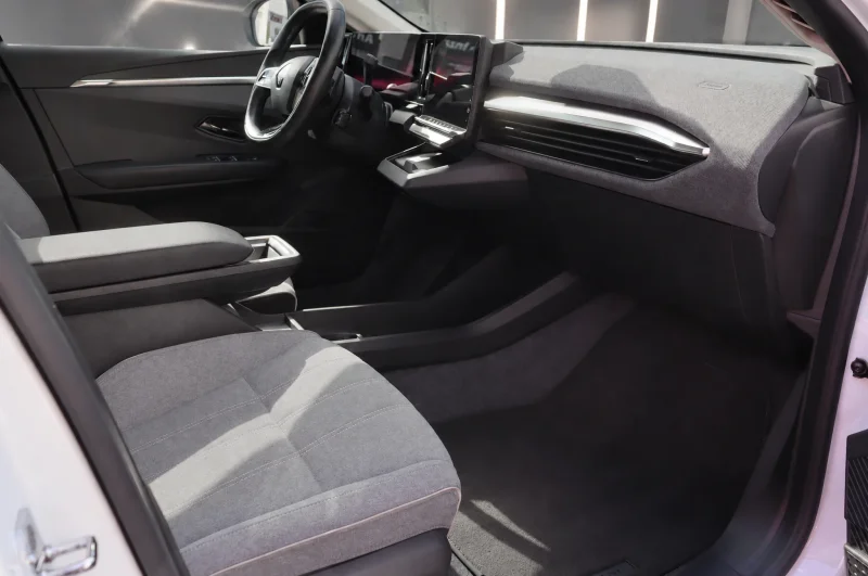 Renault Megane E-TECH – 11