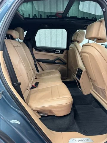 Porsche Cayenne – 14